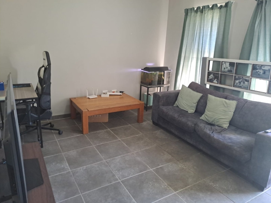 To Let 1 Bedroom Property for Rent in Mooiberge Western Cape